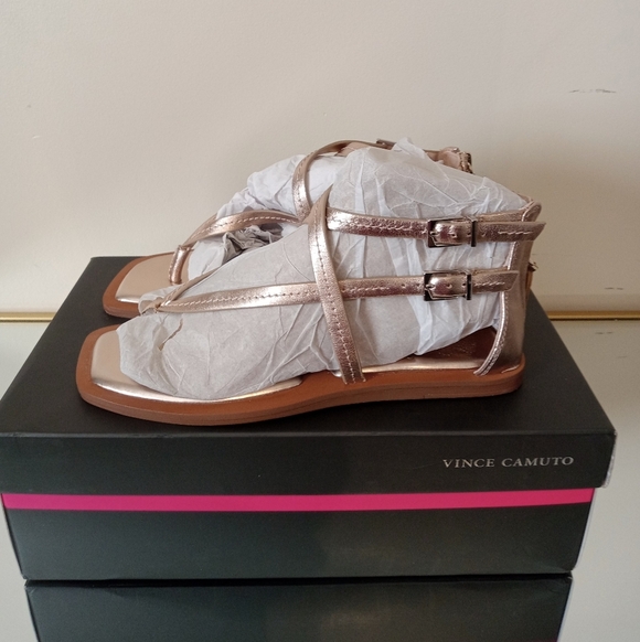 Vince Camuto Golden Champagne Leather Brenndie Buckle Sandal Size 71/2 - Picture 7 of 8